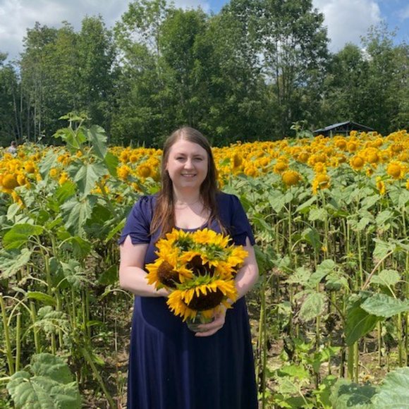 Meet your Posher, Nicole! - Picture 1 of 4